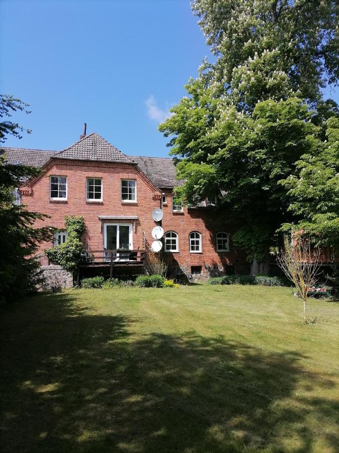 Gutshaus Daemelow Tussen Schwerin En Wismar Εξωτερικό φωτογραφία