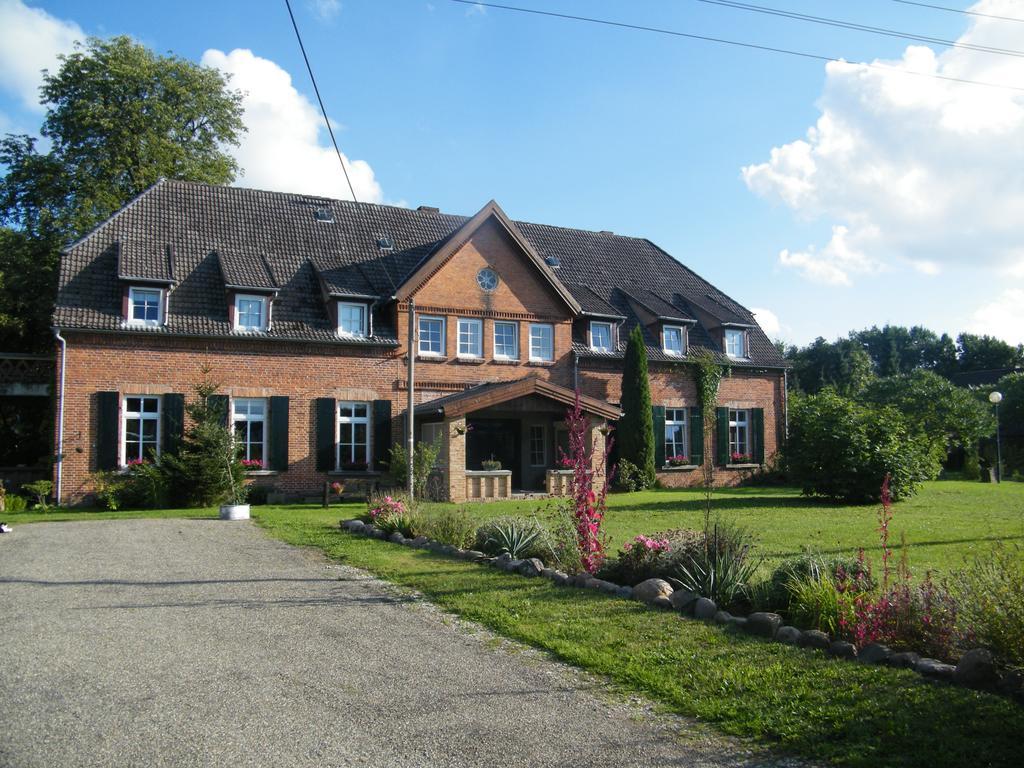 Gutshaus Daemelow Tussen Schwerin En Wismar Εξωτερικό φωτογραφία